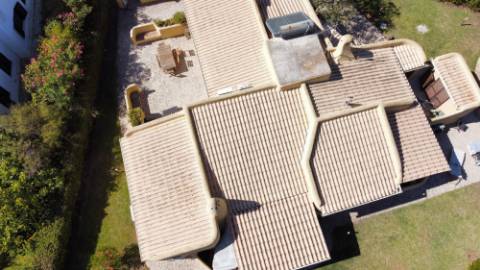 Moradia V3 toda térrea isolada com piscina,jardim e garagem - Vilamoura(Algarve)