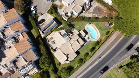 Moradia V3 toda térrea isolada com piscina,jardim e garagem - Vilamoura(Algarve)