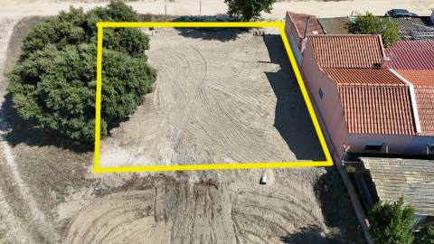 Terreno com 340 m2 em avos com eletricidade e loteamento - Passil (Alcochete)