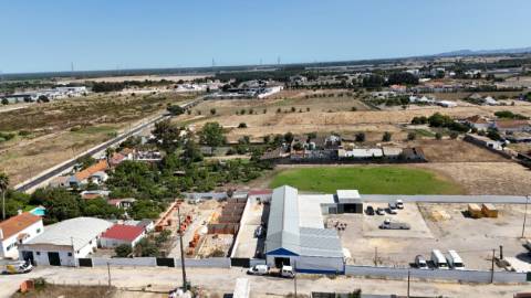 Terreno com 340 m2 em avos com eletricidade e loteamento - Passil (Alcochete)