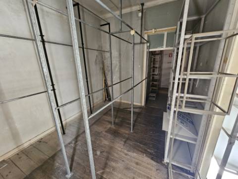 Prédio com 2 habitações e 1 loja de comércio - Baixa de Setúbal