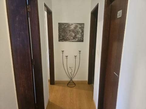 EXCLUSIVO - Apartamento T2 renovado com varanda fechada - Tetra(Setúbal)