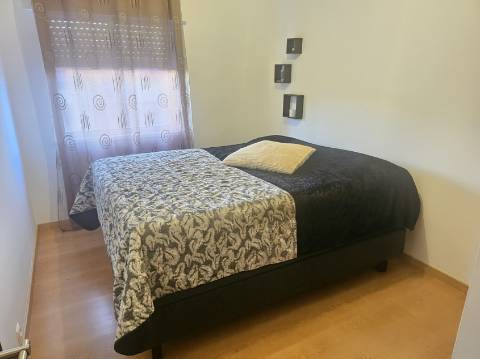 EXCLUSIVO - Apartamento T2 renovado com varanda fechada - Tetra(Setúbal)
