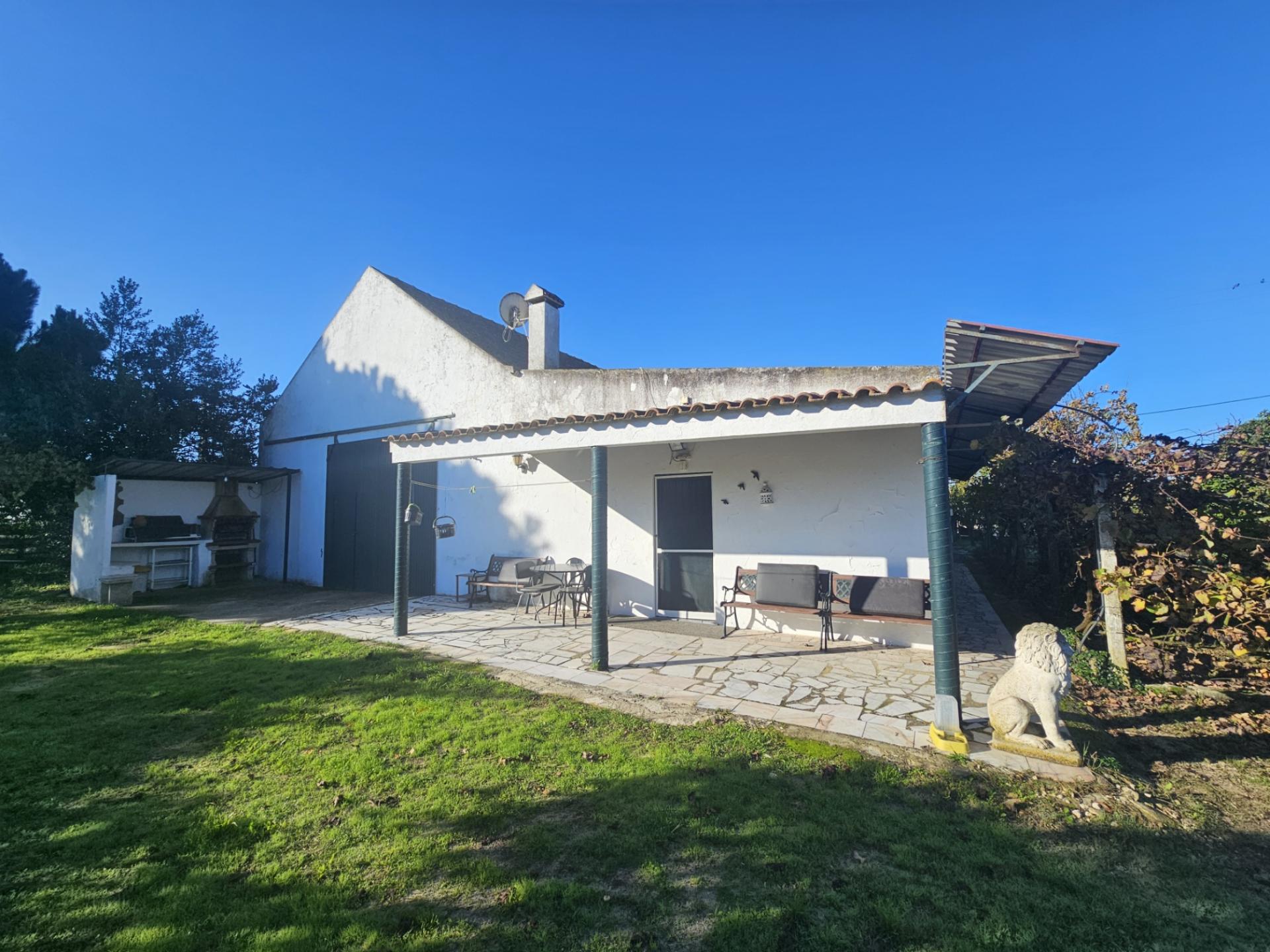 EXCLUSIVO - Quinta com 2069 m2, T1 e um armazém - Asseiceira(Palmela)