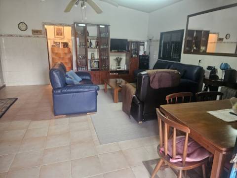 EXCLUSIVO - Quinta com 2069 m2, T1 e um armazém - Asseiceira(Palmela)