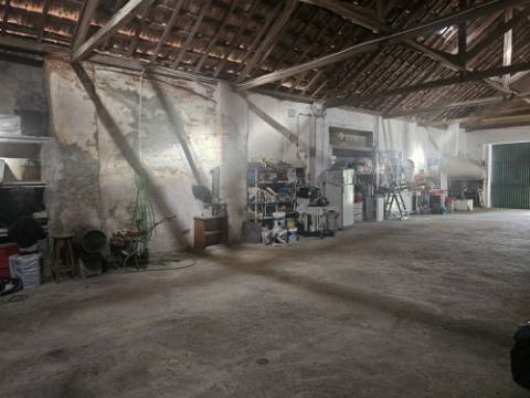 EXCLUSIVO - Quinta com 2069 m2, T1 e um armazém - Asseiceira(Palmela)