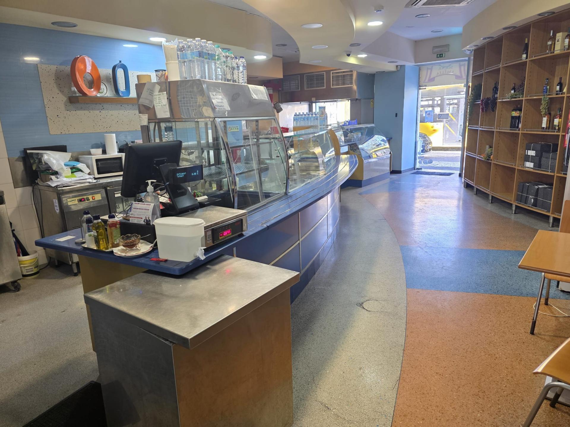 EXCLUSIVO - Oportunidade de Negócio - Trespasse de Snack-Bar / Take-Away em Pleno Centro de Setúbal(Av Luisa Todi)