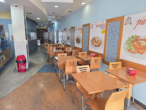 EXCLUSIVO - Oportunidade de Negócio - Trespasse de Snack-Bar / Take-Away em Pleno Centro de Setúbal(Av Luisa Todi)