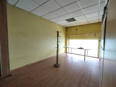 Armazém industrial 800 m2 - todo remodelado.