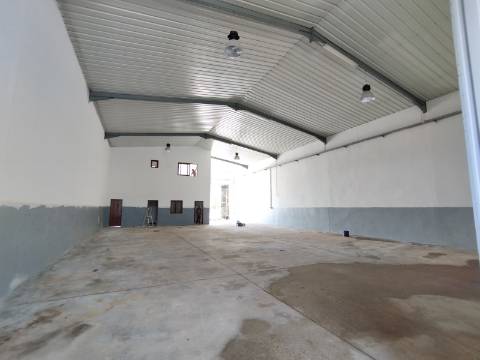 Armazém com 550 m2