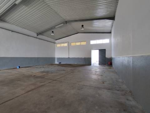 Armazém com 550 m2