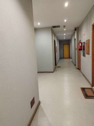 Escritório 40 m2. Prédio da Mercedes - Gaia Shopping a 300 mt.