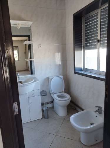 Armazém industrial com frente para a N14