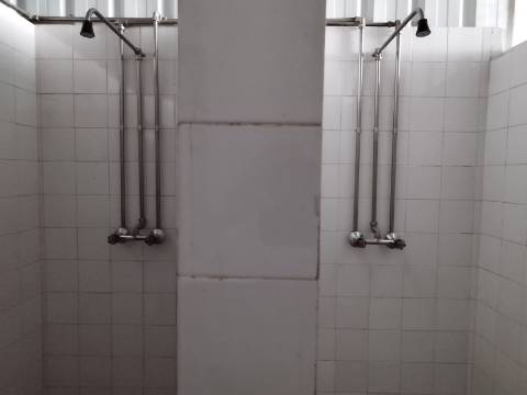 Armazém industrial com frente para a N14