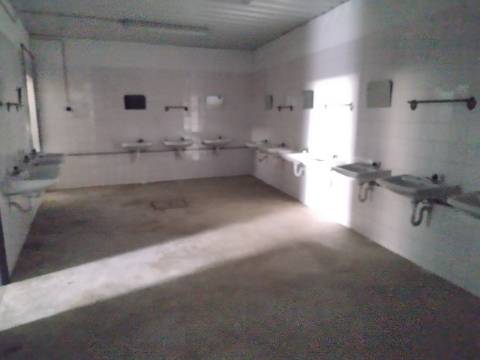 Armazém industrial com frente para a N14