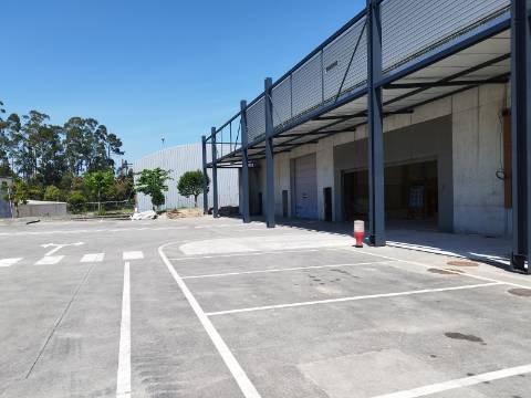 Armazém 1500 m2. Acesso a tir. Excelente parque