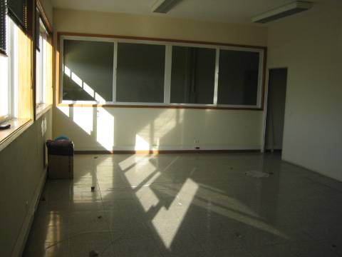 Armazém 650 m2. escritório 50 m2.