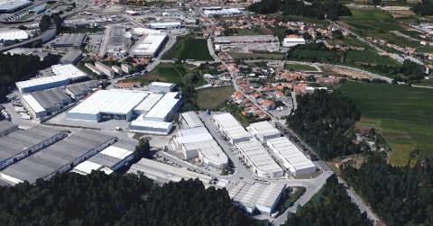 Aeroporto. Armazém 1274m2 - 500 m2 escritórios. Logradouro com 530 m2.