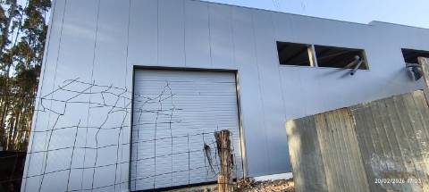 Armazém 550 m2 . Novo. Pronto em maio 2026