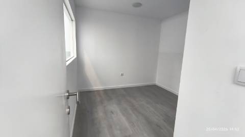 Armazém 255 m2 - Escritório 30 m2