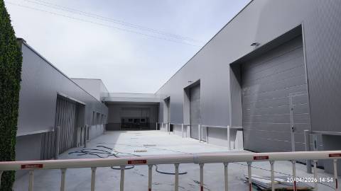 Armazém 255 m2 - Escritório 30 m2