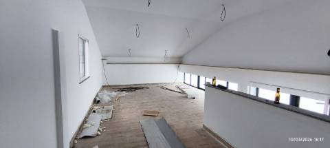 Armazém Industrial com 950 m² e Escritórios. Pé dto de 5.5 mt Cobertura térmica.
