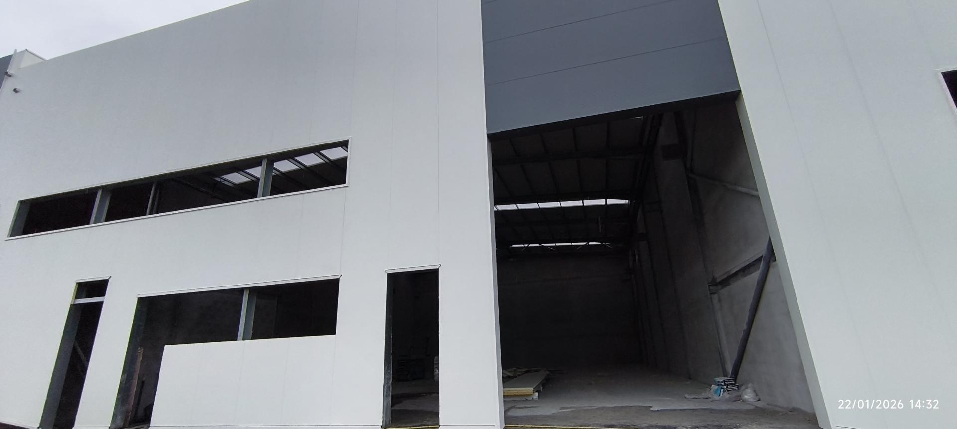 Armazém 507 m2 - Pé dto 8 mt.