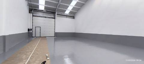 Armazém situado numa zona de fácil acesso às principais vias (A1, A29 e Ponte da Arrábida), a poucos minutos do centro de Gaia e do Porto .Áreas de 210m2 a 866 m2. Armazém com excelentes acabamentos. A4 4e A1 a 800 mt