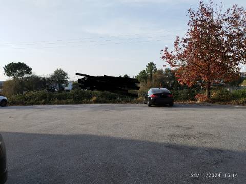Armazém 500 m2 - pé dtº 7 mt.