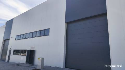 Armazém novo 607 m2 - Pé dto 8 mt.