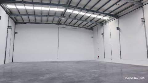 Armazém novo 607 m2 - Pé dto 8 mt.