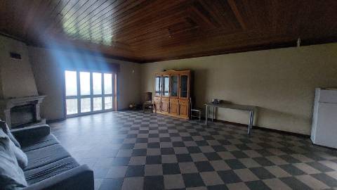 Linda Moradia com pequena Quintinha