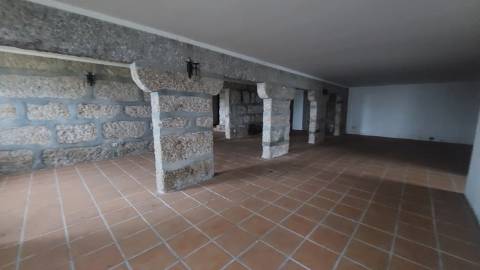 Linda Moradia com pequena Quintinha