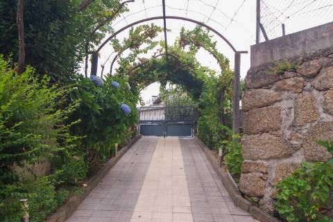 Moradia com terreno no centro da Cidade