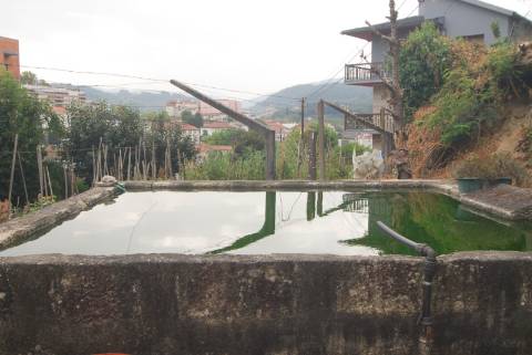 Moradia com terreno no centro da Cidade