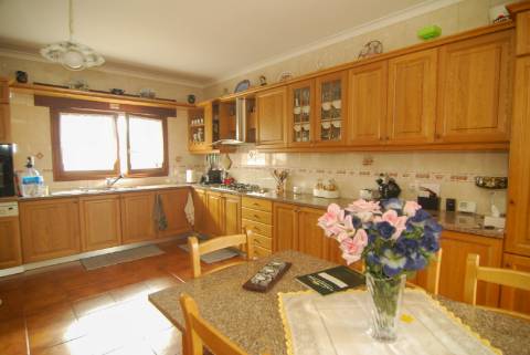 Moradia com terreno no centro da Cidade