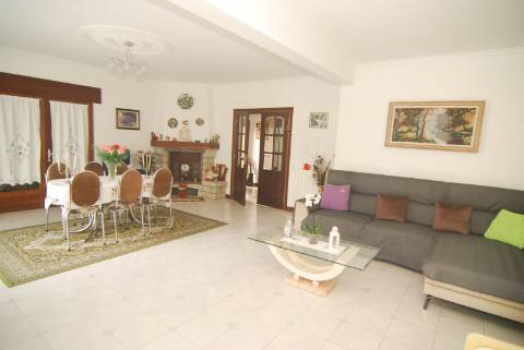 Moradia com terreno no centro da Cidade