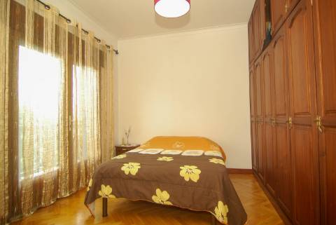 Moradia com terreno no centro da Cidade