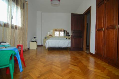 Moradia com terreno no centro da Cidade