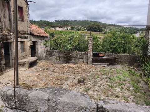 Quintinha com Casa para Recuperar