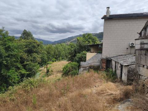 Quintinha com Casa para Recuperar