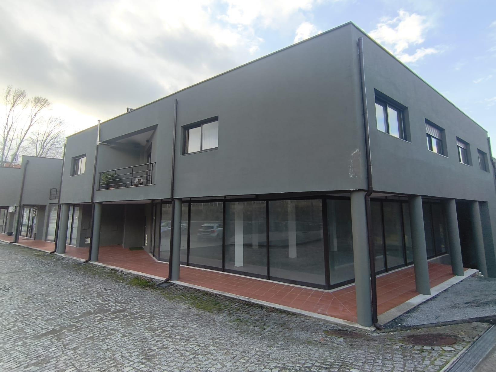 Loja bem localizada com 241 m2