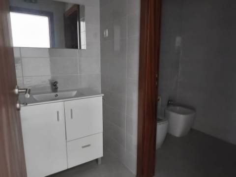 Loja bem localizada com 241 m2