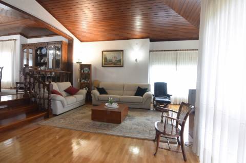 Vila Do Conde: Moradia soberba, grandes áreas c/ espaços independentes, piscina coberta aquecida!