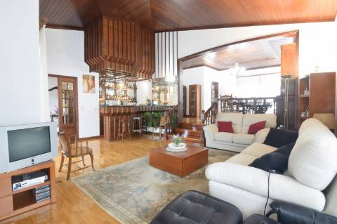 Vila Do Conde: Moradia soberba, grandes áreas c/ espaços independentes, piscina coberta aquecida!