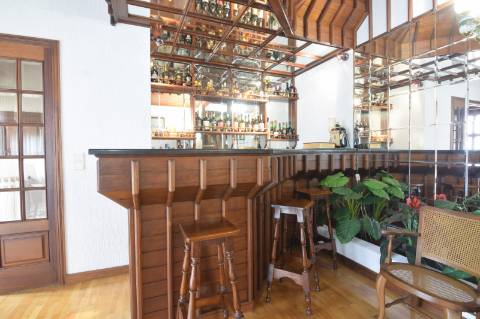 Vila Do Conde: Moradia soberba, grandes áreas c/ espaços independentes, piscina coberta aquecida!