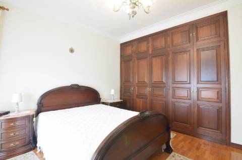 Vila Do Conde: Moradia soberba, grandes áreas c/ espaços independentes, piscina coberta aquecida!