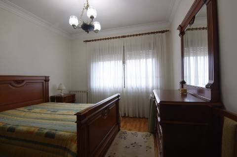 Vila Do Conde: Moradia soberba, grandes áreas c/ espaços independentes, piscina coberta aquecida!