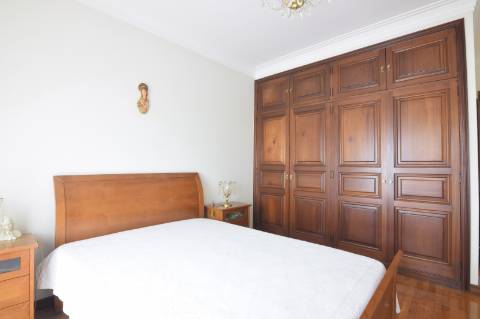 Vila Do Conde: Moradia soberba, grandes áreas c/ espaços independentes, piscina coberta aquecida!