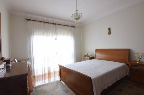 Vila Do Conde: Moradia soberba, grandes áreas c/ espaços independentes, piscina coberta aquecida!